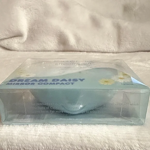 Sanrio Blue Cinnamoroll Dream Daisy Mirror Compact - Picture 6 of 6